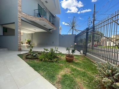 Casa em Jardim Real, Maringá/PR de 320m² 4 quartos à venda por R$ 1.348.000,00