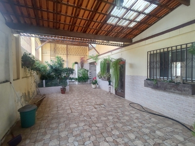 Casa em Tupi B, Belo Horizonte/MG de 200m² 3 quartos à venda por R$ 319.000,00