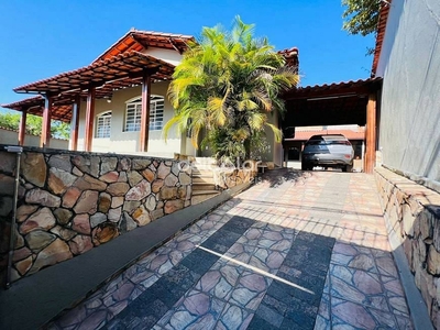 Casa em São João Batista (Venda Nova), Belo Horizonte/MG de 216m² 3 quartos à venda por R$ 789.000,00