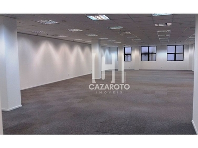 Galpão em Centro, Curitiba/PR de 939m² para locação R$ 56.350,00/mes