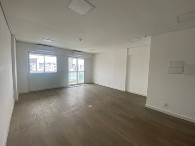 Sala em Cambuí, Campinas/SP de 41m² para locação R$ 1.800,00/mes