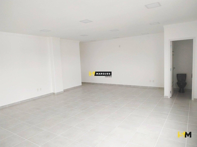 Sala em Floresta, Joinville/SC de 56m² para locação R$ 2.056,00/mes