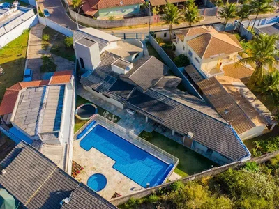 Alugo casa alto padrão, moderna, mobiliada, 4 suítes, piscina, spa, churrasq, lote 1.000m2
