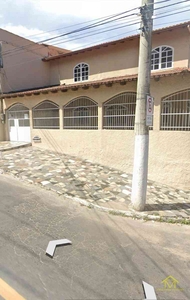 Casa com 3 quartos à venda no bairro Santos Dumont, 400m²