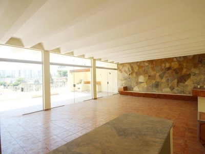 Casa com 4 quartos à venda ou para alugar em Pacaembú - SP