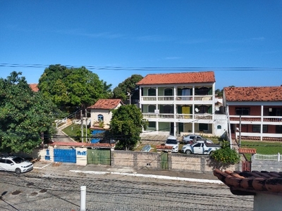 Aluga casa 3 pavimentos/ 3 quartos no Gravatá, Saquarema, Praça Capela São Sebastião.