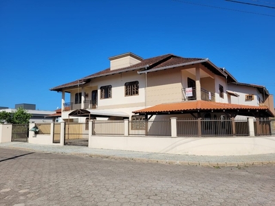 Alugue já um lindo apartamento de 2 quartos no Boa Vista em Joinville!