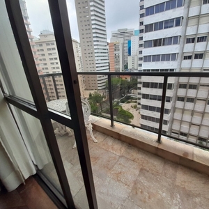 Apartamento de 163 metros quadrados, sala de frente com terraço, no bairro Paraíso