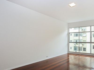 Apartamento para venda possui 137 metros quadrados com 3 quartos em Copacabana - Rio de Ja