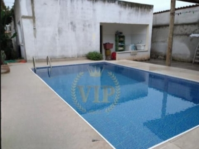 Aceita financiamento casa com 3 dormitorios com piscina - bairro balneário maria helena em caraguatatuba