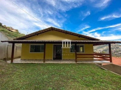 Casa com 3 dormitórios à venda, 180 m² por r$ 750.000,00 - albuquerque - teresópolis/rj