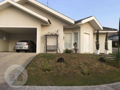 Casa com 4 dormitórios à venda, 236 m² por r$ 1.500.000,00 - residencial santa helena - caçapava/sp