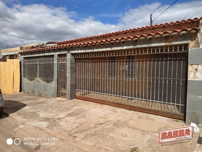 Casa com 4 dormitórios para alugar por R$ 2.200/mês - Taguatinga Norte - Taguatinga/DF