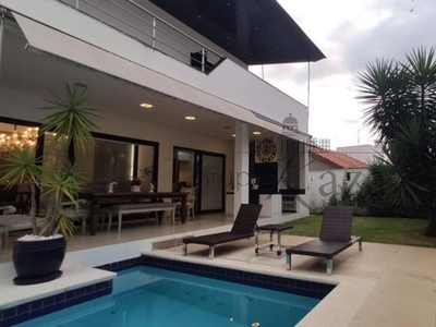 Casa Condomínio Jardim das Colinas - 5 Dormitórios - 780m².