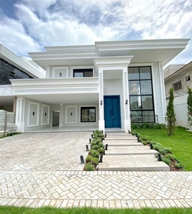 Casa de condomínio para venda tem 350m², com 04 suítes, Florais Itália - Cuiabá-MT