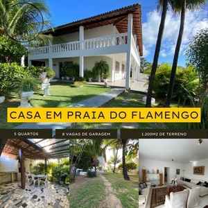 Casa Duplex com 5 quartos, 2 suítes, dependência completa em Praia do Flamengo.