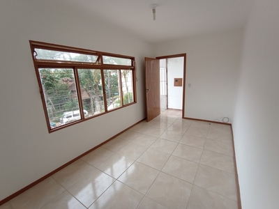 Casa para aluguel tem 88 metros quadrados com 2 quartos em Vila Jardim - Porto Alegre - RS
