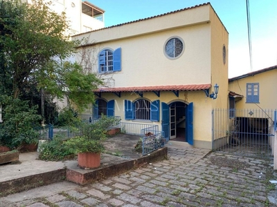 Casa para Locação em Teresópolis, Várzea, 3 dormitórios, 3 banheiros, 5 vagas