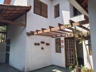 Casa para venda possui 125 metros quadrados com 4 quartos em Camburi - São Sebastião - São