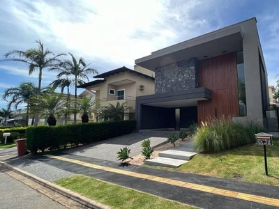 Cond. horizontal casa com 4 quartos à venda, 377.0m²