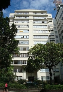 Excelente Apartamento em edifício tradicional e sofisticado em Botafogo