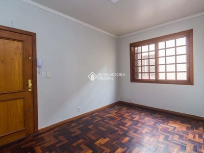 Apartamento com 2 quartos para alugar na avenida carlos gomes, 531, auxiliadora, porto alegre, 57 m2 por r$ 1.350