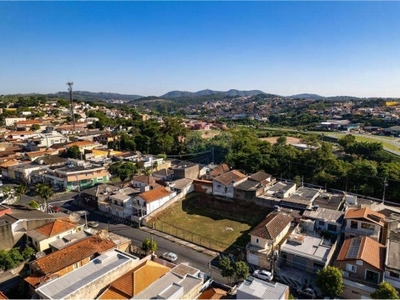 Ótimos terrenos em região central para residências e comércio de bairros