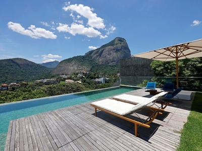 Prestigiosa casa de 2000 m² à venda Rio de Janeiro, Brasil
