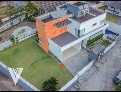 Casa no Bairro Salto Norte em Blumenau com 3 Dormitórios (1 suíte) e 332 m²