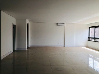 Apartamento à venda com 4 quartos ou + no Noroeste, Brasília