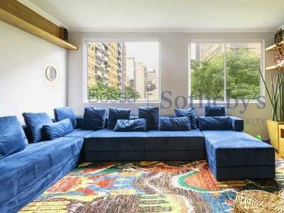 Apartamento reformado com vista para a copa das árvores