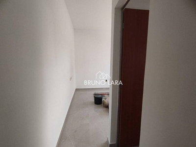 Casa com 2 Quartos e 2 banheiros à Venda, 70 m² por R$ 269.900