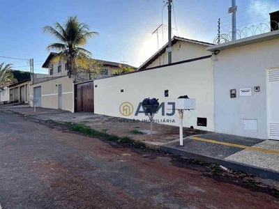 Casa com 3 quartos à venda no bairro Jardim Ipê, 100m²