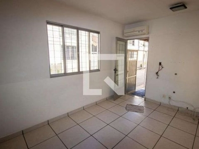 Casa / sobrado em condomínio para aluguel - dr. laureano, 2 quartos, 69 m² - duque de caxias