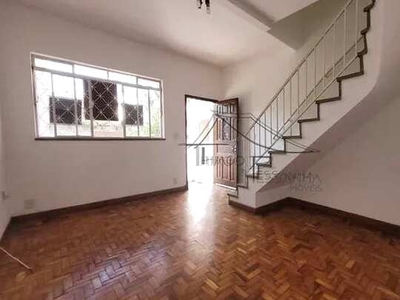 Espaçoso sobrado com excelente localização na Vila Mariana, de 2 dormitórios, fácil acesso