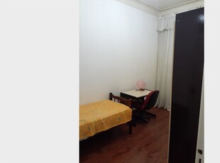 ALUGO AMPLO QUARTO MOBILIADO NA POMPEIA