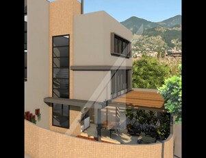 Casa no Bairro Escola Agrícola em Blumenau com 3 Dormitórios (1 suíte) e 193 m²