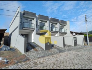 Casa no Bairro Progresso em Blumenau com 2 Dormitórios (2 suítes) e 84 m²