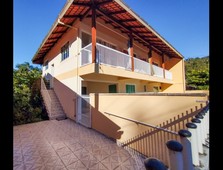 Casa no Bairro Valparaiso em Blumenau com 6 Dormitórios e 233 m²