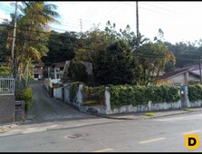 Casa no Bairro Ribeirão Fresco em Blumenau com 8 Dormitórios (1 suíte) e 275 m²