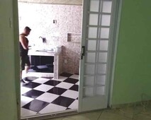 Realengo: Próx. à Olímpia esteves casa 1ª locação 02 quartos sendo 01 suíte