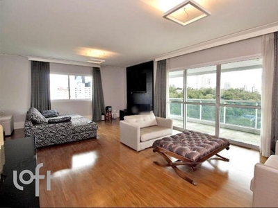 Apartamento à venda em Liberdade com 230 m², 3 quartos, 2 suítes, 4 vagas