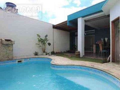 Casa com 3 quartos à venda no bairro Santa Teresinha, 190m²