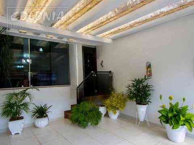 Casa com 3 quartos para alugar no bairro Vila Floresta, 169m²