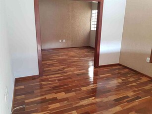 Casa com 3 quartos à venda no bairro São João Batista (venda Nova), 180m²