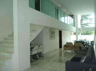 Casa com 4 quartos à venda no bairro Santa Lúcia, 378m²