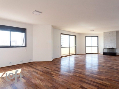 Apartamento à venda em Campo Belo com 220 m², 4 quartos, 3 suítes, 3 vagas