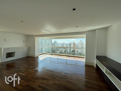 Apartamento à venda em Campo Belo com 223 m², 4 quartos, 3 suítes, 4 vagas