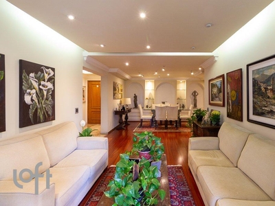 Apartamento à venda em Moema Pássaros com 136 m², 3 quartos, 1 suíte, 2 vagas