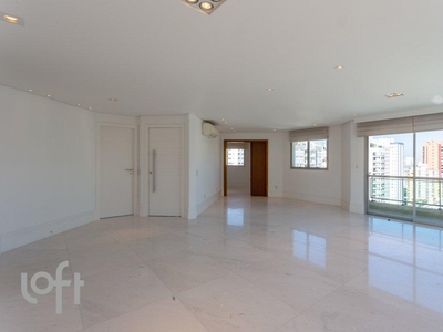 Apartamento à venda em Moema Pássaros com 209 m², 3 quartos, 3 suítes, 3 vagas